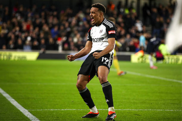 这位充满活 这位充满活