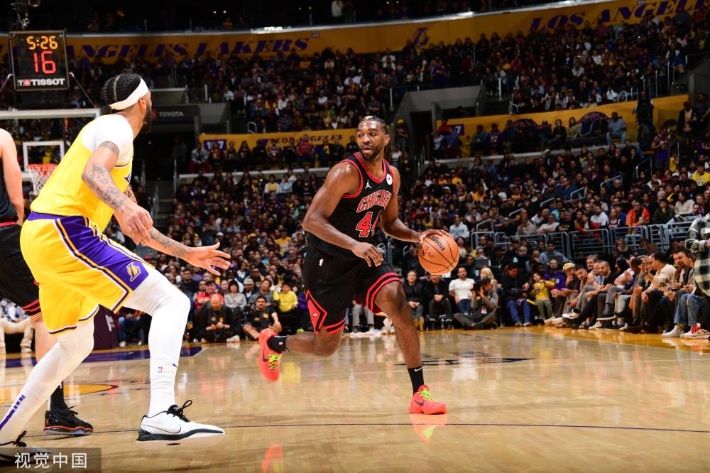 亚泰的前锋 亚泰的前锋